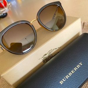 BRAND NEW* Polarized Burberry women’s sunglasses
